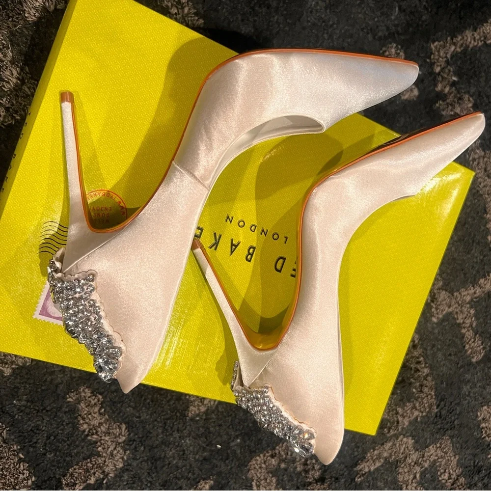 LIKE NEW TED BAKER LONDON MIEON STILETTOS IN LIGHT CREAM - WORN ONCE INDOORS! - Picture 11 of 16